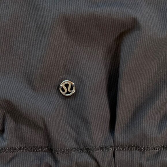 Lululemon Run: Bandit Jacket Reflective Black Size 4 - Picture 11 of 13